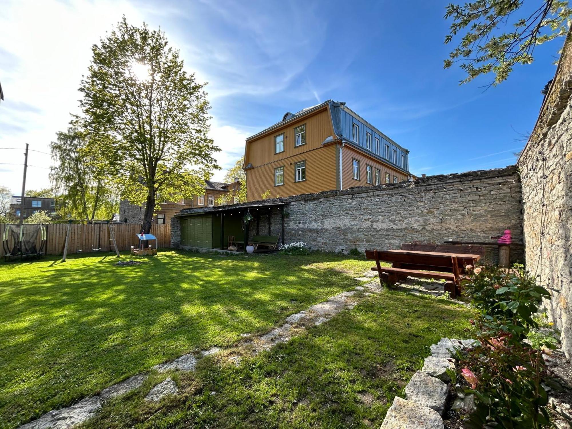 Garden Next To Telliskivi & Old Town Appartamento Reval